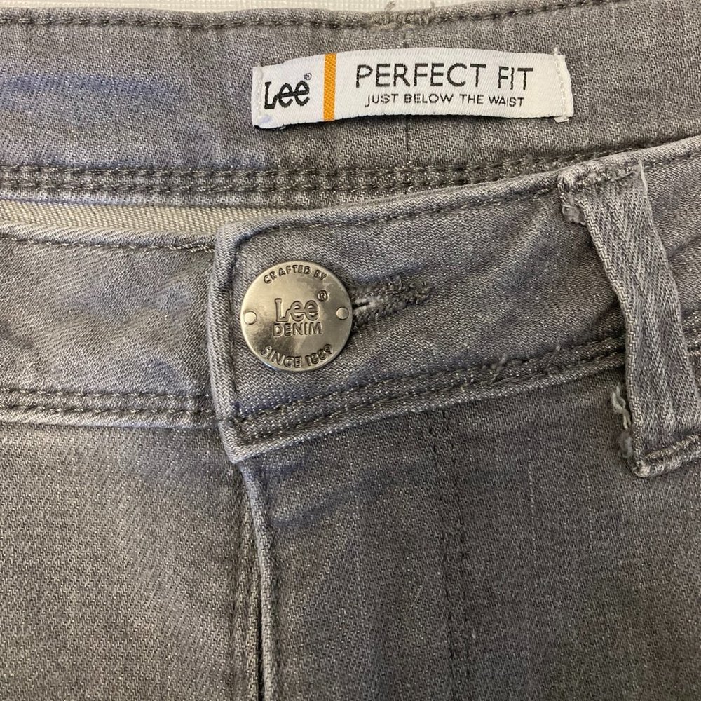 Women's size 14 short, Lee Perfect Fit Jeans